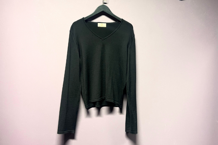 BLACK MERINO SWEATER