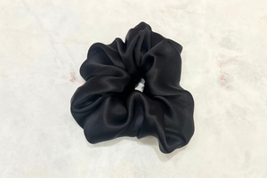 NEW SILK SCRUNCHIES black